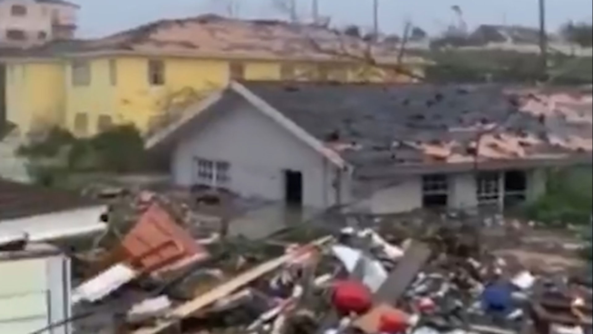 BAHAMAS: Dorian arruinó 13.000 casas; alertan por más destrucción
