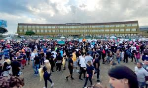 Quinto día protestas congrega miles  frente a órgano electoral dominicano