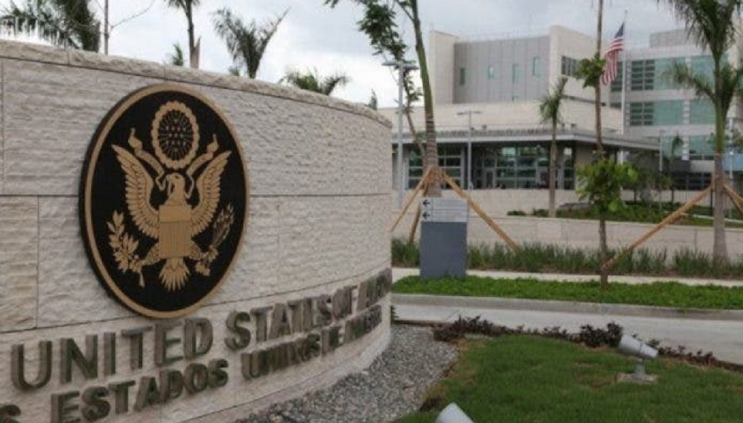 Embajada de EE.UU. en RD mantiene suspensión servicios consulares.