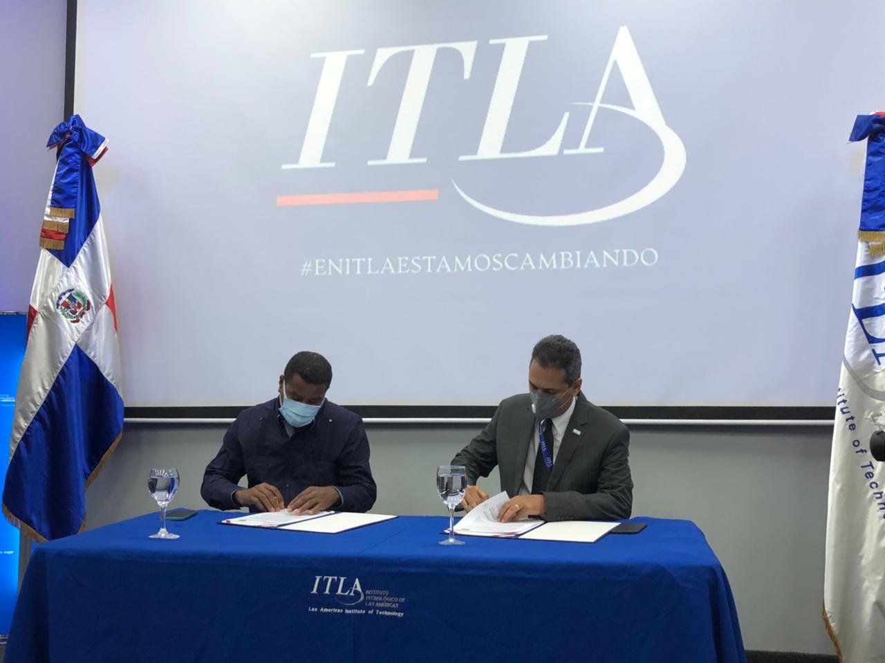 Firma del Acuerdo CONVENIO DE COOPERACIÓN TECNOLÓGICA ITLA- Alcaldía de Pedro Brand.