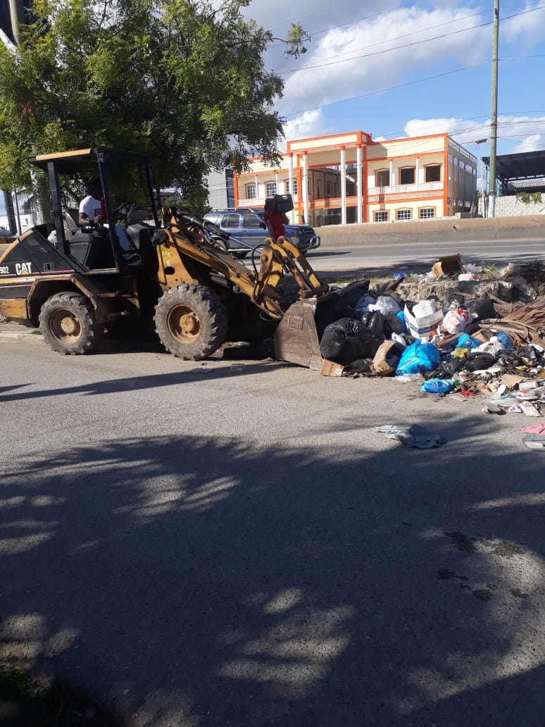 Ayuntamiento Municipal de Boca Chica elimina  miles de toneladas de desechos solidos