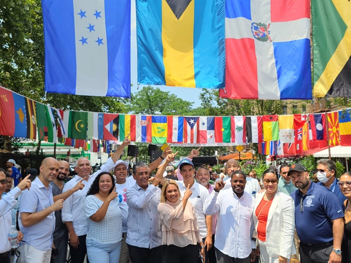 Inauguran Plaza Quisqueya en el Alto Manhattan