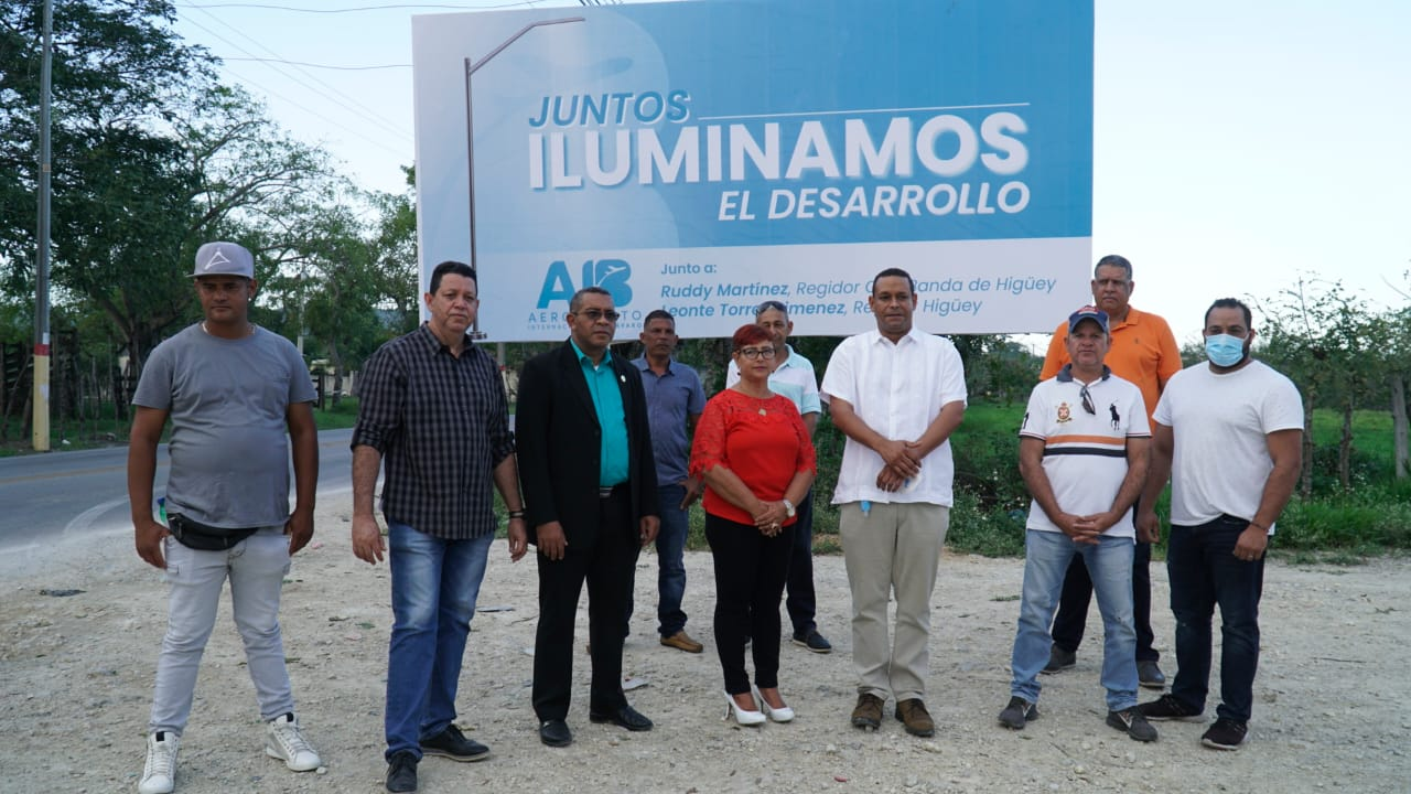 AIB auspicia lámparas y alambrado para la iluminación del trayecto de Higüey-La Otra Banda