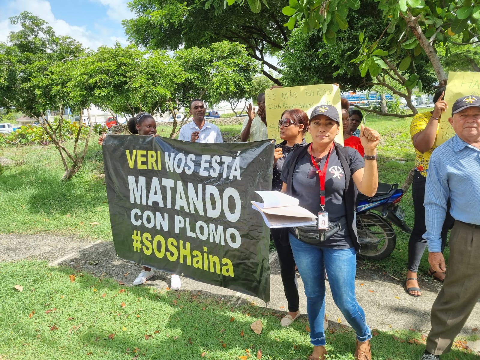 <strong>Comunitarios de HAINA entregan carta a ministro de Medio Ambiente </strong><strong>Miguel Ceara Hatton, piden su intervención</strong><strong></strong>
