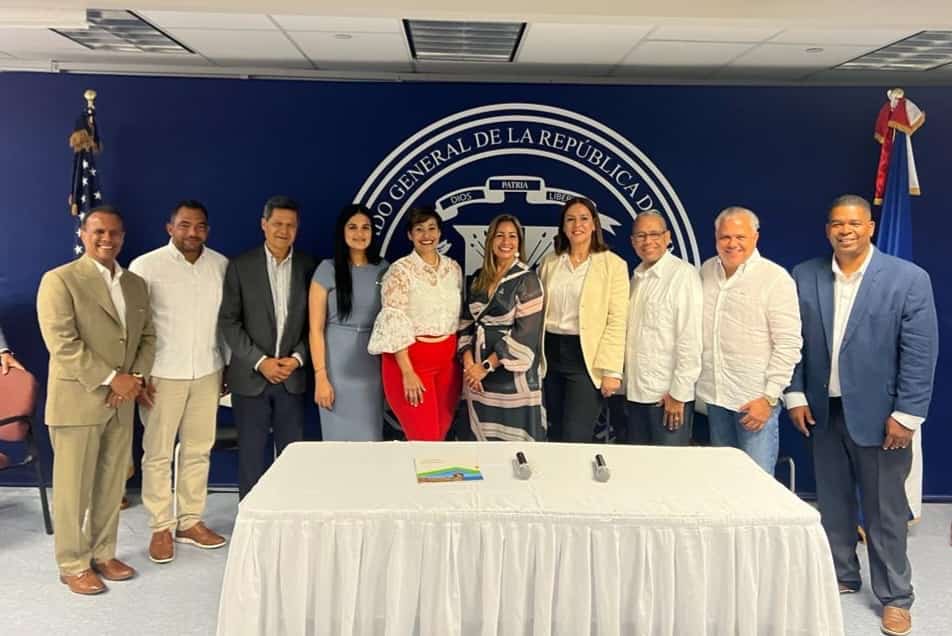 <strong>Realizan panel en consulado dominicano en Nueva York para promover turismo, comercio e inversión hacia Puerto Plata</strong>