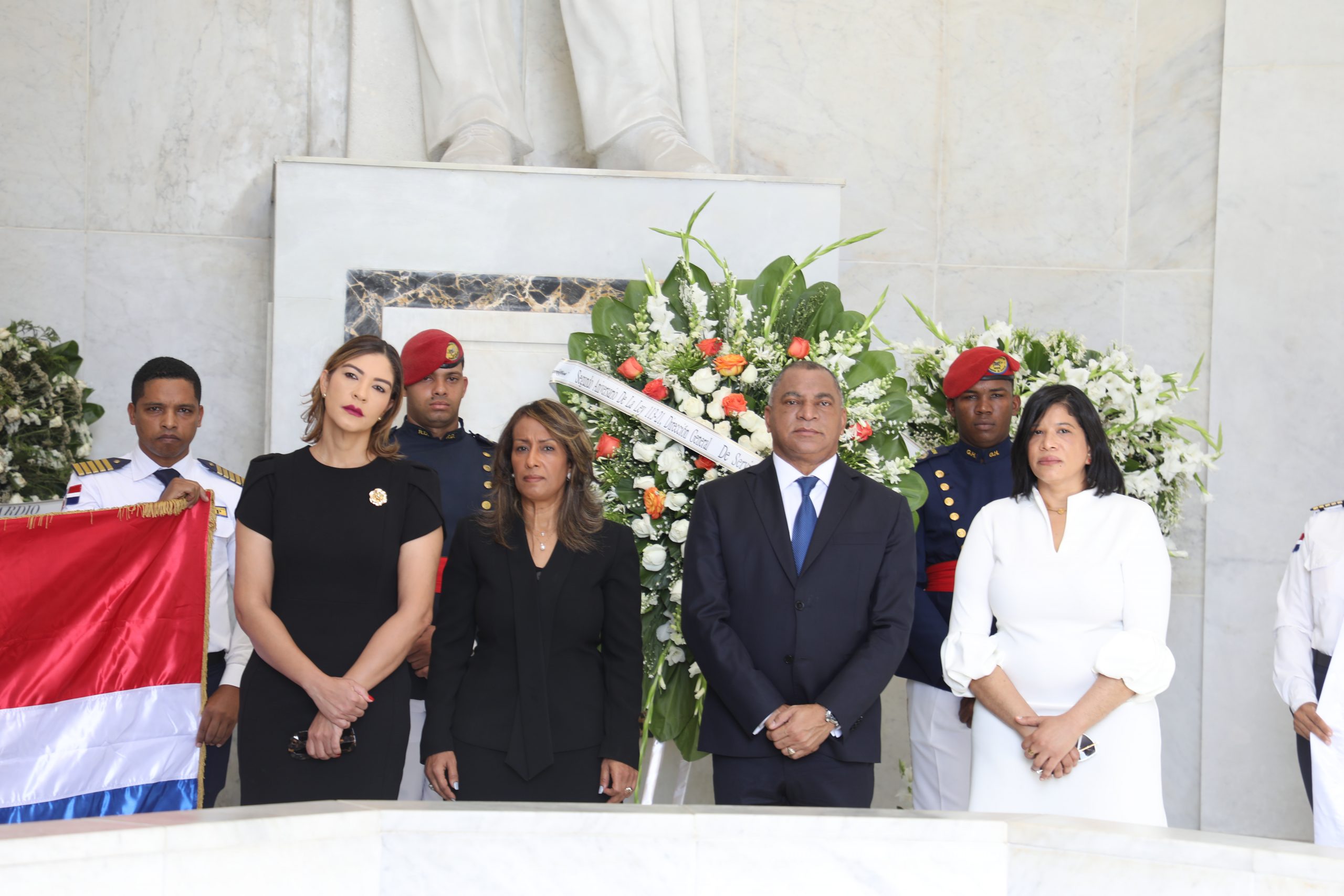 DGSPC conmemora aniversario de Ley que regula el Sistema Penitenciario con ofrenda floral en el Altar de la Patria