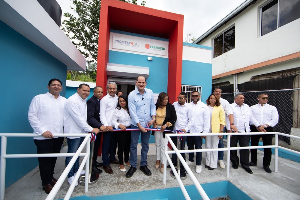 PROMESE/CAL entrega 2 Farmacias del Pueblo en la provincia Monseñor Nouel