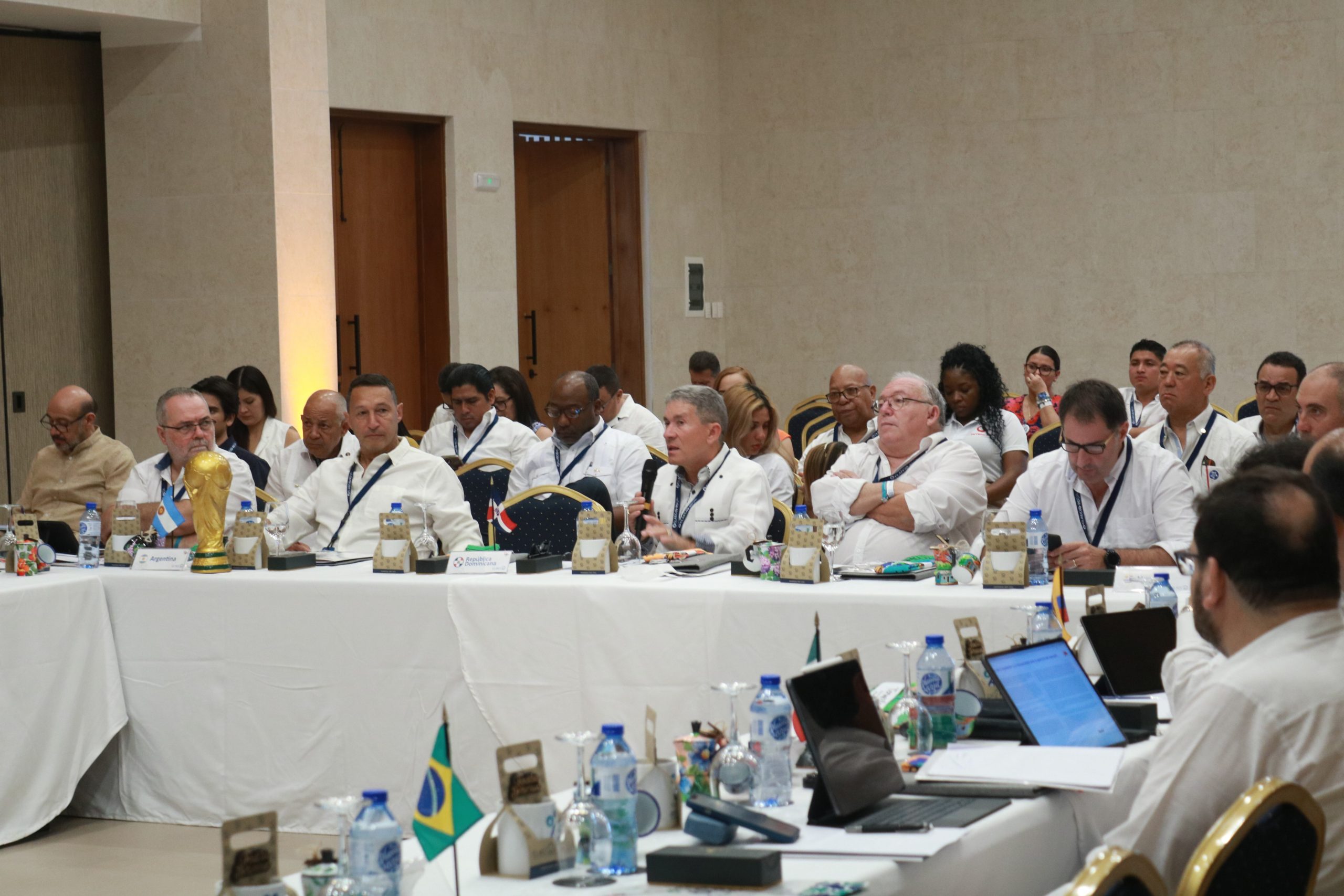 La Claec debate Marco Regulatorio Vs Rentabilidad y Movilidad Eléctrica en segundo día de Cumbre
