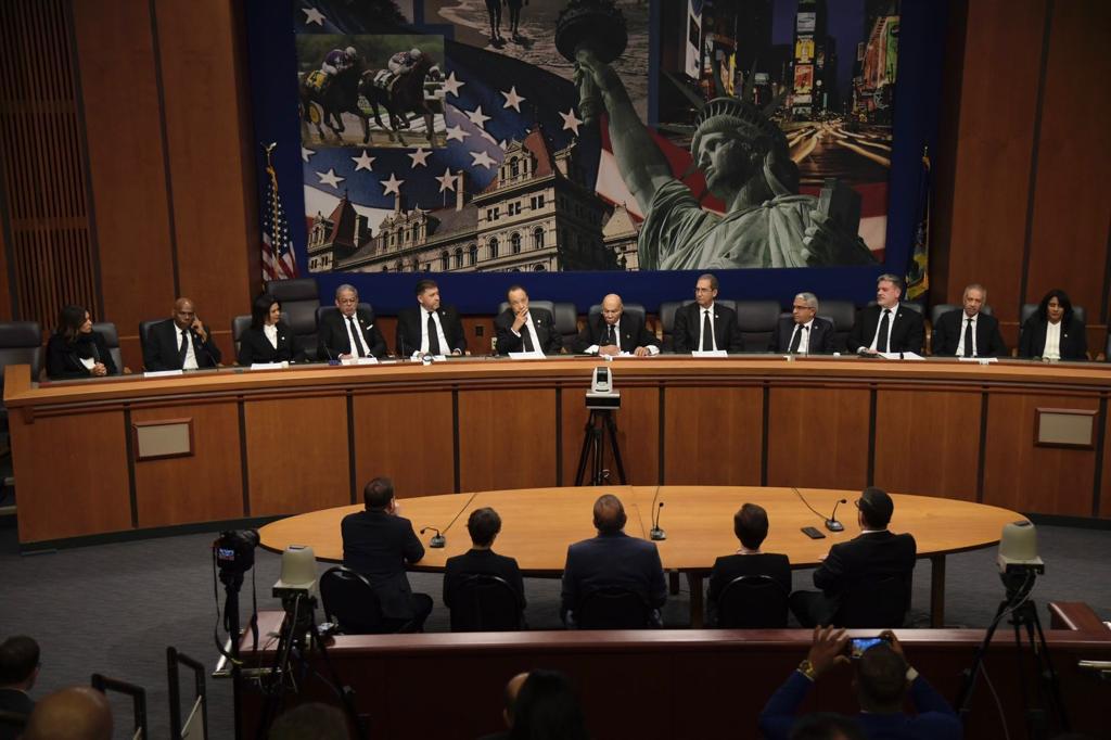 Jueces del TC dominicano son recibidos en Corte de Apelaciones y el Senado de NY